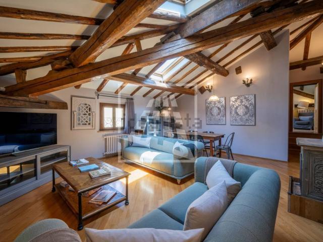 Appartamento in vendita di 160 m² in Via Gazzata