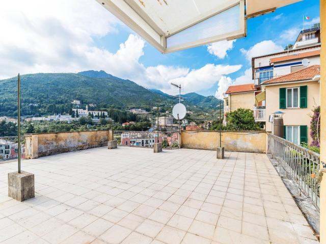 Appartamento in vendita di 160 m² in Via Galli, 1
