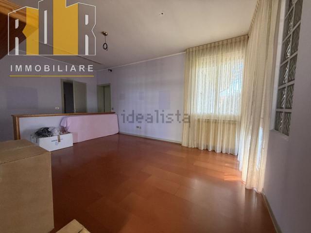 Appartamento in vendita di 160 m² in Via Giuseppe Garibaldi, 61