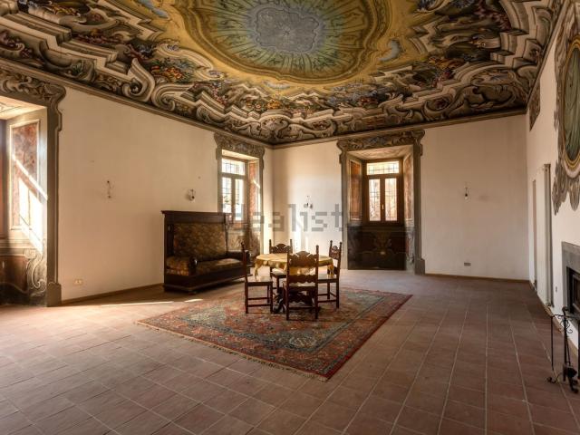 Appartamento in vendita di 160 m² in Via Ginnasio