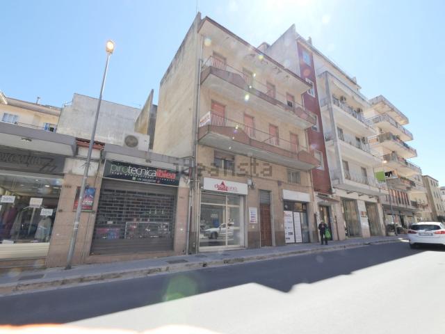Appartamento in vendita di 160 m² in Via Giosuè Carducci, 170