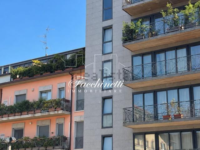 Appartamento in vendita di 160 m² in Via Giorgio e Guido Paglia, 30
