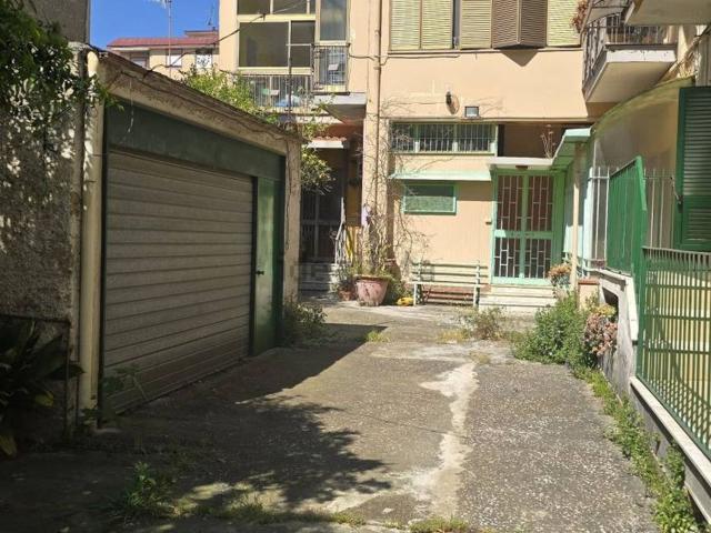 Appartamento in vendita di 160 m² in Via Domenico Morelli