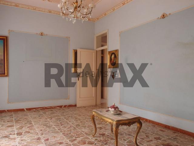 Appartamento in vendita di 125 m² in Via Dalia, 42