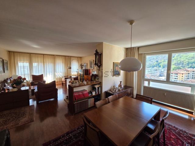 Appartamento in vendita di 160 m² in Via Dante Alighieri, 46