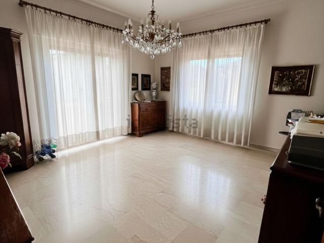 Appartamento in vendita di 160 m² in Via dei Bononcini