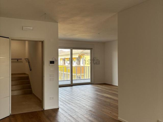 Appartamento in vendita di 160 m² in Via Dei Giacinti
