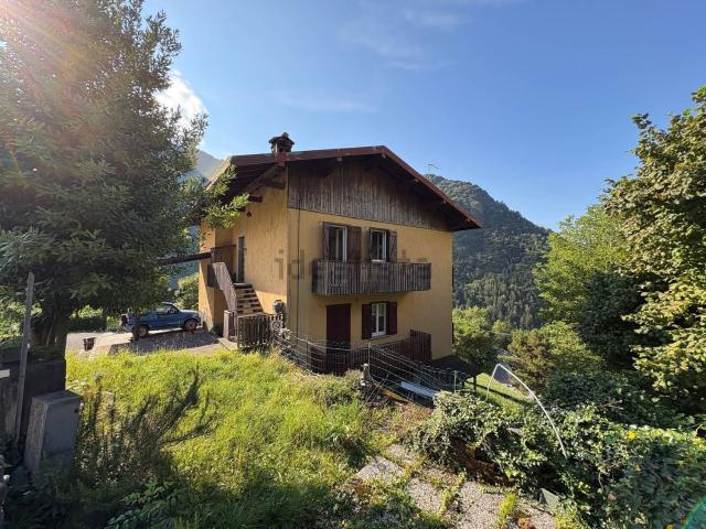 Appartamento in vendita di 160 m² in Via dei Laghetti, 2