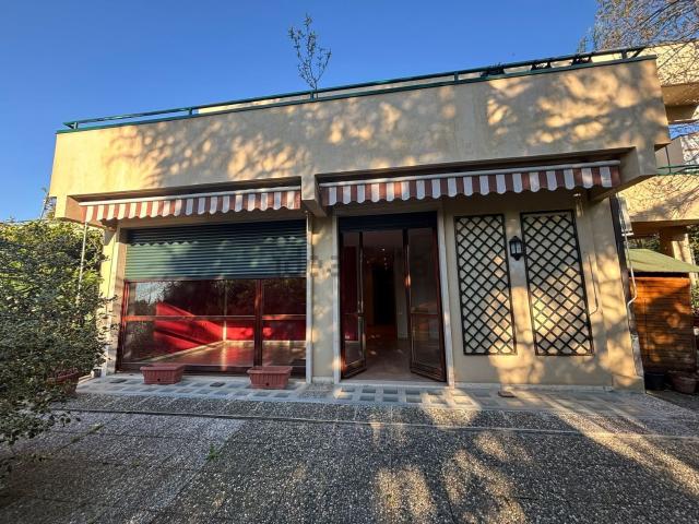 Appartamento in vendita di 160 m² in Via dei Pioppi, 12