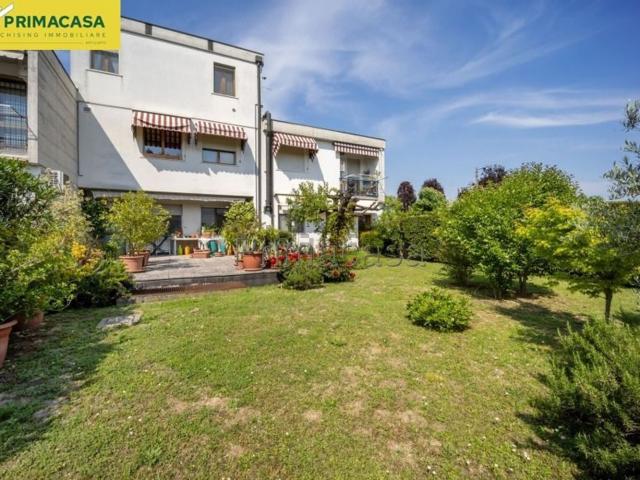 Appartamento in vendita di 160 m² in Via dei Platani, 1