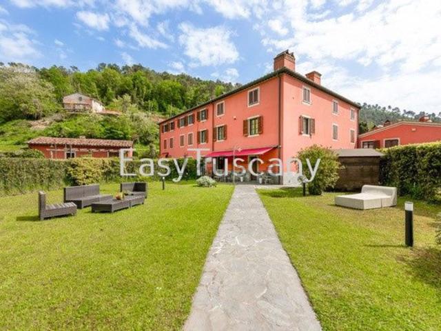 Appartamento in vendita di 160 m² in Via del Cavallini