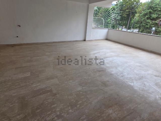Appartamento in vendita di 160 m² in Via del Lavoro