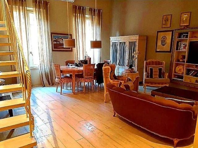 Appartamento in vendita di 160 m² in Via del Porrione