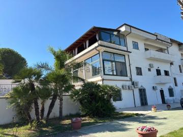 Appartamento in vendita di 160 m² in Via del Progresso
