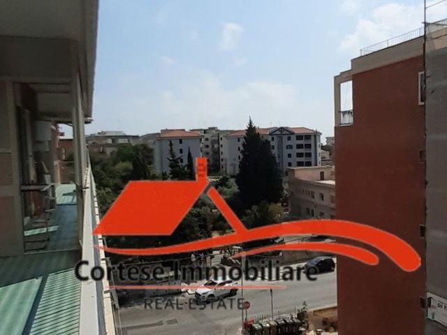 Appartamento in vendita di 160 m² in Via dell&apos Olimpiade