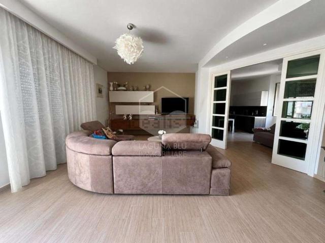 Appartamento in vendita di 160 m² in Via dello Sbarco