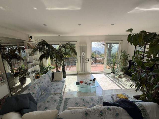 Appartamento in vendita di 160 m² in Via della Ferrovia, 28