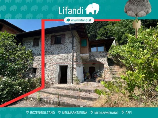 Appartamento in vendita di 160 m² in Via delle Fontanelle