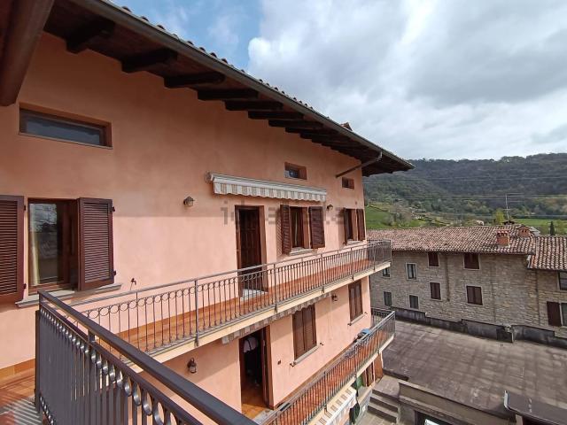 Appartamento in vendita di 160 m² in Via Divisione Tridentina