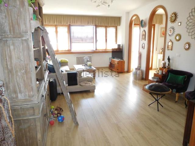 Appartamento in vendita di 160 m² in Via Enzo Zerboglio