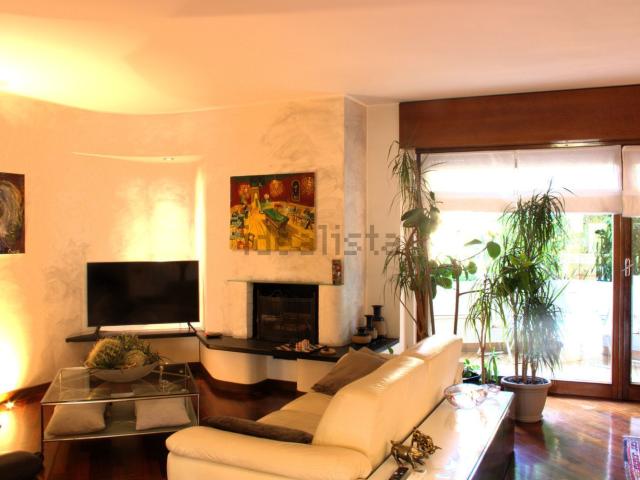 Appartamento in vendita di 160 m² in Via Eugenio Villoresi, 40
