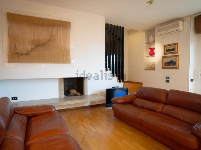 Appartamento in vendita di 160 m² in Via Eugenio Villoresi, 44