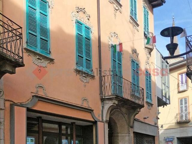 Appartamento in vendita di 160 m² in Via Felice Cavallotti