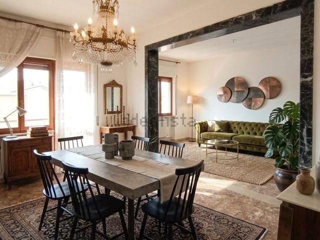 Appartamento in vendita di 160 m² in Via Ferrarecce