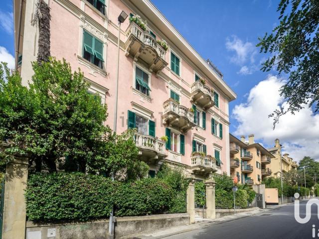 Appartamento in vendita di 160 m² in Via Flora