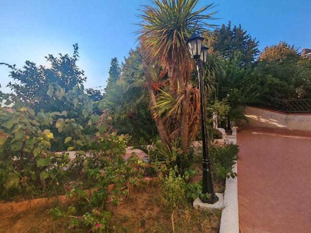 Appartamento in vendita di 160 m² in Via Fra Luigi Monaco, 14