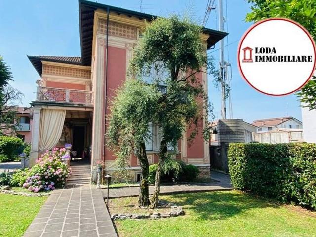 Appartamento in vendita di 160 m² in Via Francesca, 5