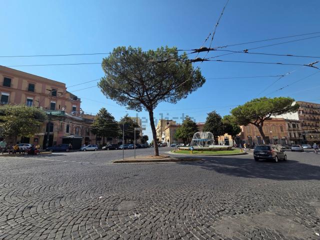 Appartamento in vendita di 160 m² in Via Francesco Bellucci Sessa, 15