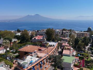 Appartamento in vendita di 160 m² in Via Francesco Petrarca, 26