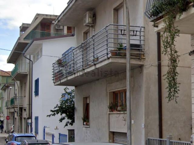 Appartamento in vendita di 160 m² in Via Francesco Petrarca