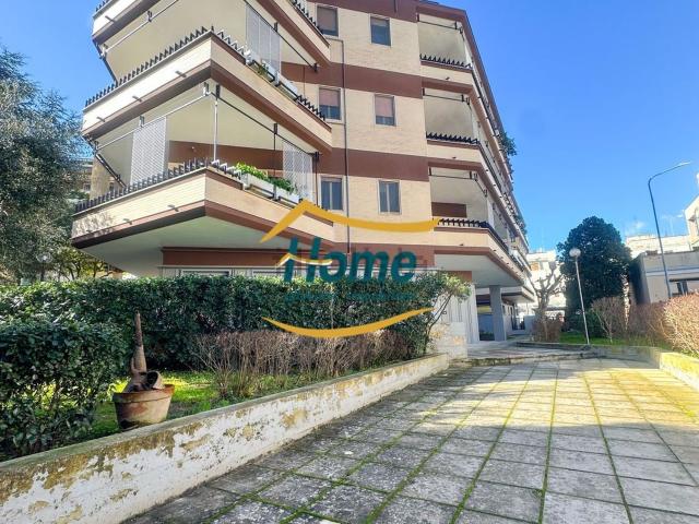 Appartamento in vendita di 160 m² in Via Fratelli Cairoli, 142
