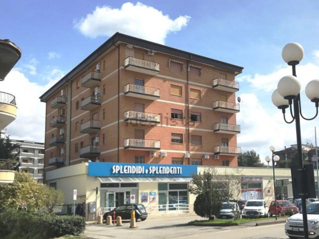 Appartamento in vendita di 160 m² in Via Kennedy, 114