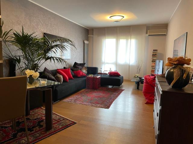 Appartamento in vendita di 160 m² in Via Interna
