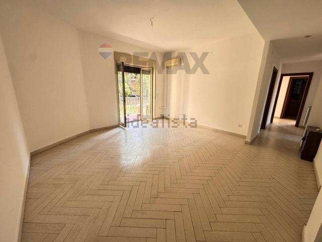 Appartamento in vendita di 160 m² in Via IV Novembre, 2