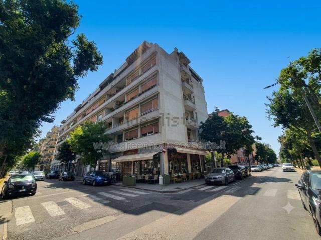 Appartamento in vendita di 160 m² in Via Luigi Settembrini, 4