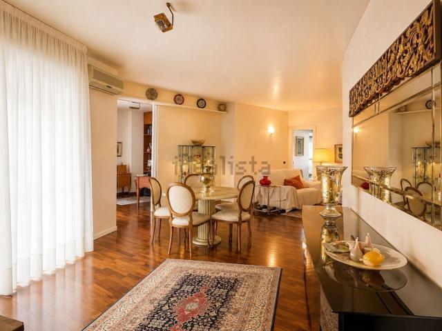 Appartamento in vendita di 160 m² in Via Lussemburgo