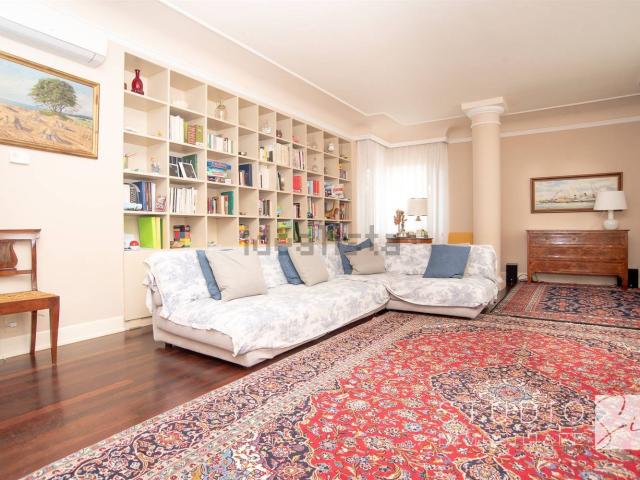 Appartamento in vendita di 160 m² in Via Monte Bianco