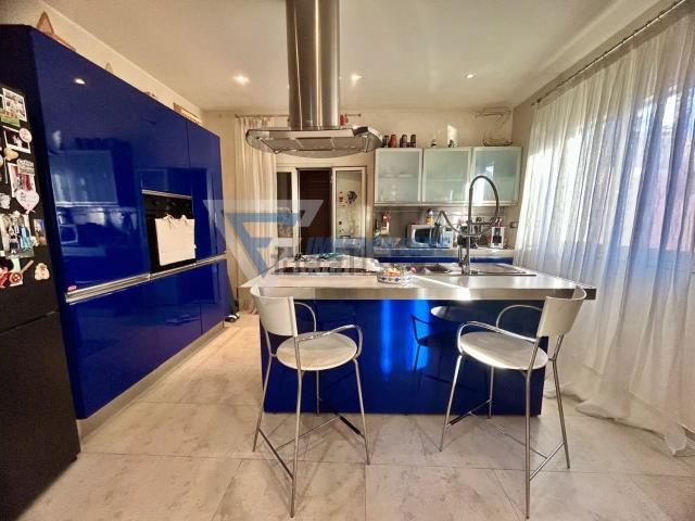 Appartamento in vendita di 160 m² in Via Monte Pellegrino