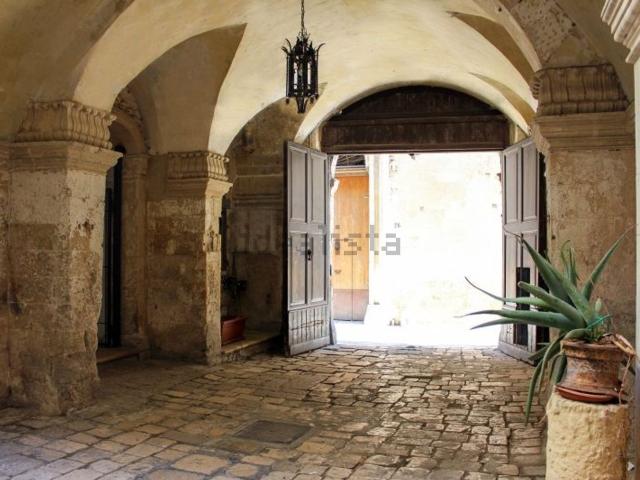 Appartamento in vendita di 160 m² in Via Marco Basseo, 31