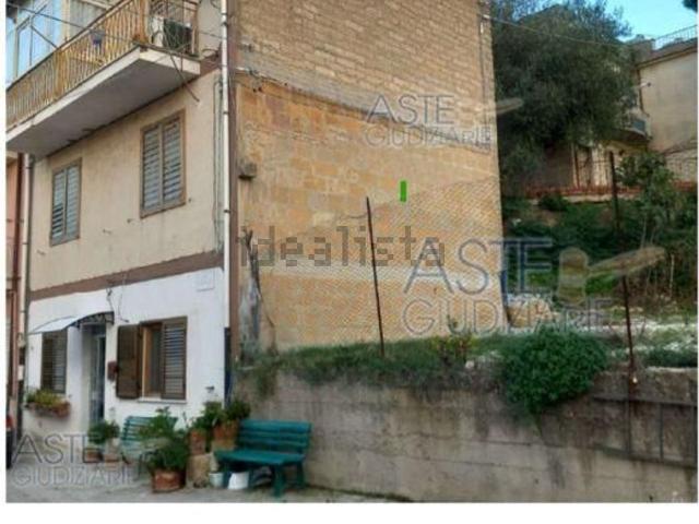 Appartamento in vendita di 160 m² in Via N. Martoglio, 13