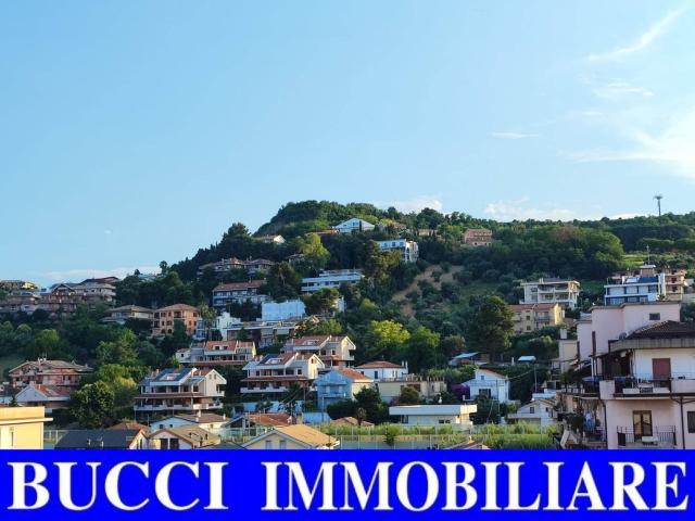 Appartamento in vendita di 160 m² in Via Nazionale Adriatica Nord, 90