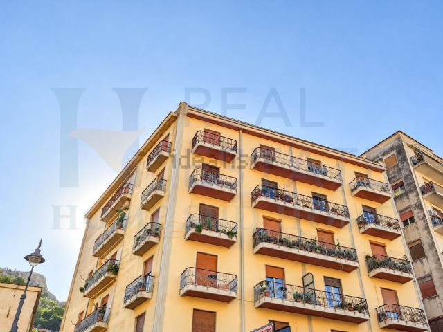 Appartamento in vendita di 160 m² in Via Nazionale, 1