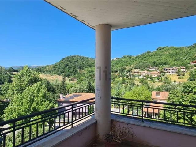 Appartamento in vendita di 160 m² in Via Nicolò Alunno, 1