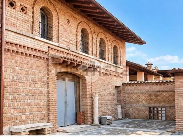 Appartamento in vendita di 160 m² in Via Seriola, 16