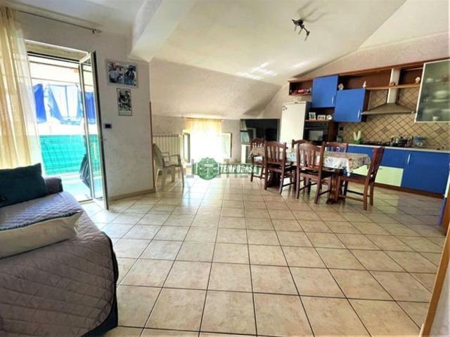 Appartamento in vendita di 160 m² in Via San Brunone da Colonia, 28