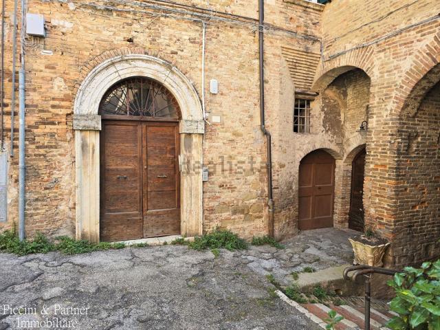Appartamento in vendita di 160 m² in Via San Giovanni del Fosso, 14